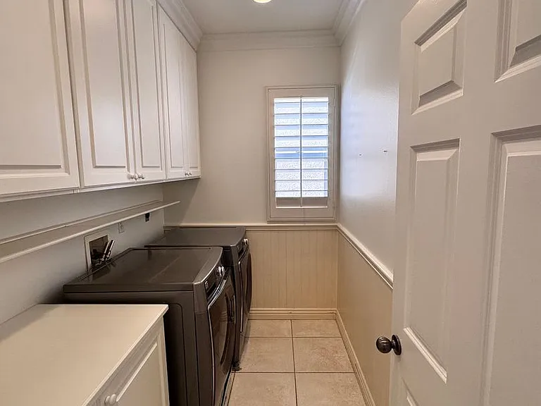 326 Manila Ave — Photo 25