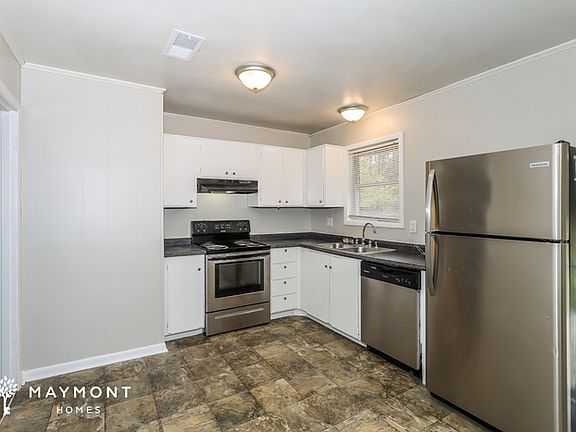 4th image of 3425 Kensington Dr N