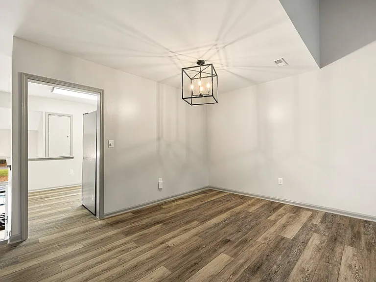 1551 Hunt Club Ct — Photo 7