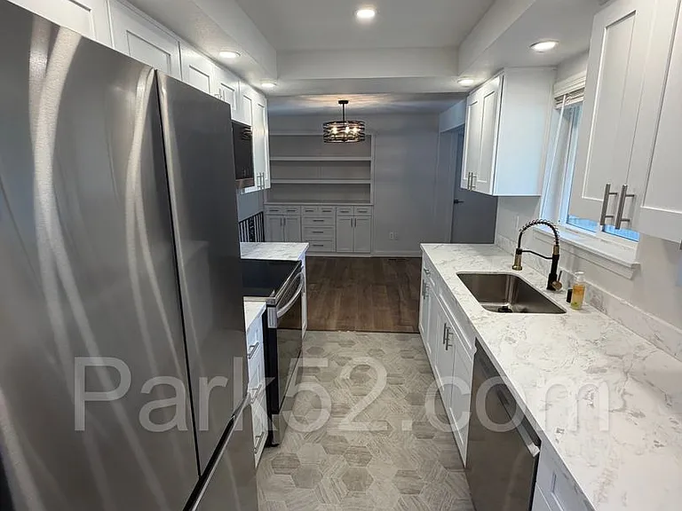 7716 19th Street Ct W — Photo 3