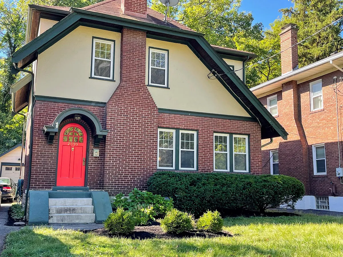 Building Photo - 2995 Linwood Ave