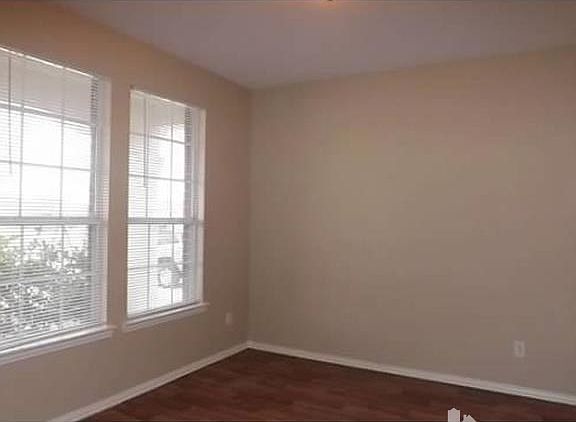 2nd image of 805 Westwood Ct