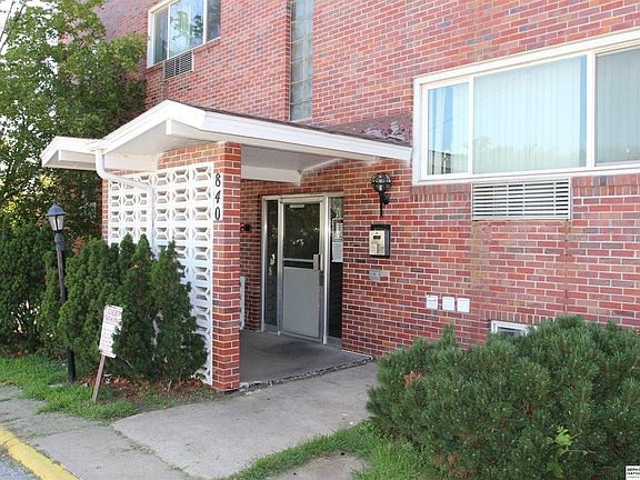 2nd image of 840 N 44th St