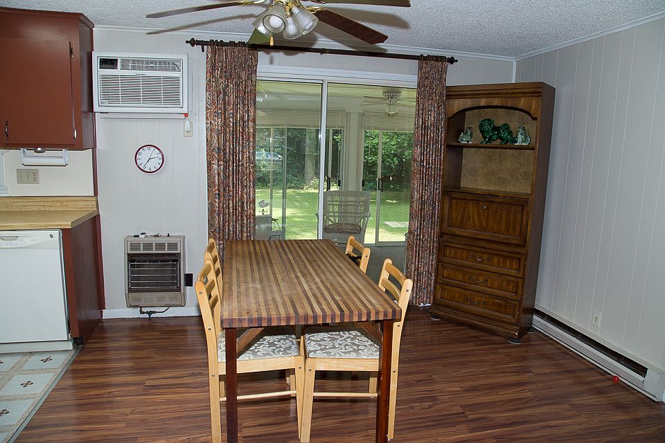 1st image of 214 Evergreen Dr