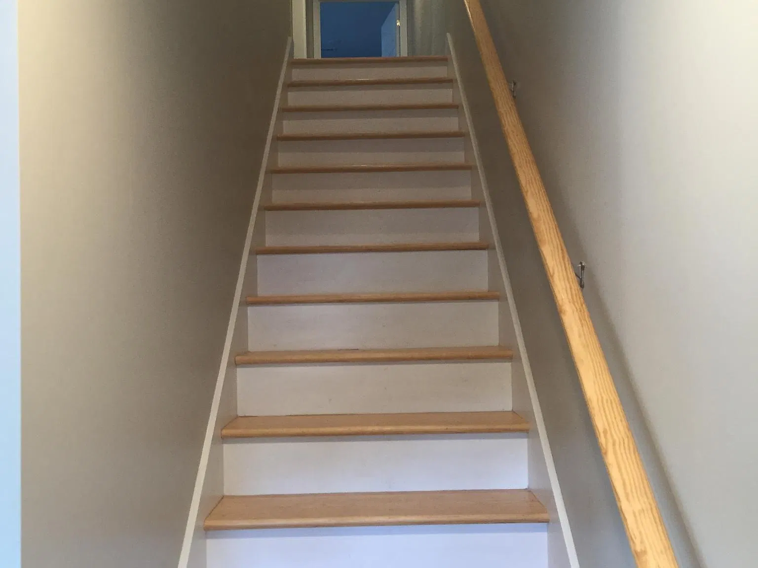 4 bed, 3.5 bath, 2000 sqft, $2,800 — Photo 3