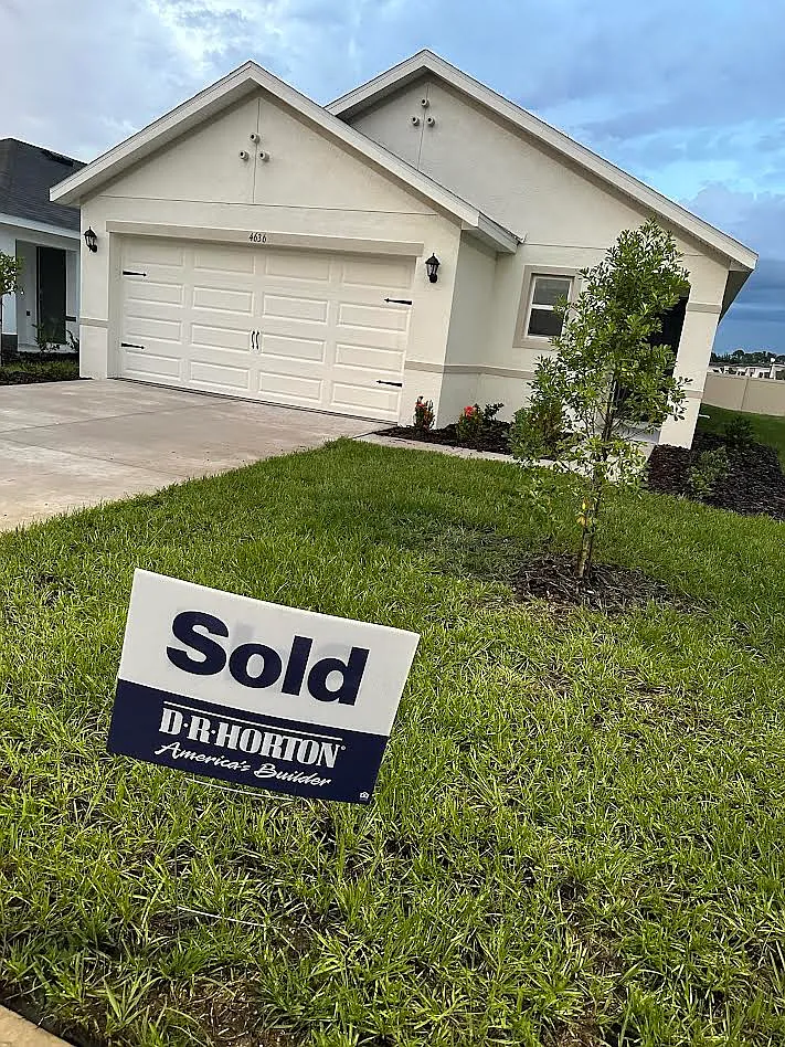 3 bed, 1504 sqft, $2,583 — Photo 1