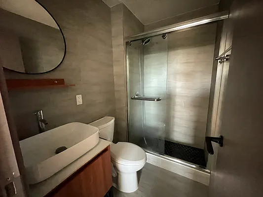 Rented by Apartmint Realty Group | media 9