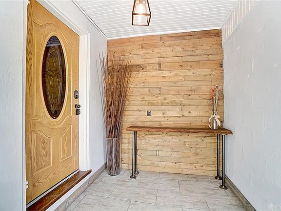 5th image of 1192 E Linden Ave