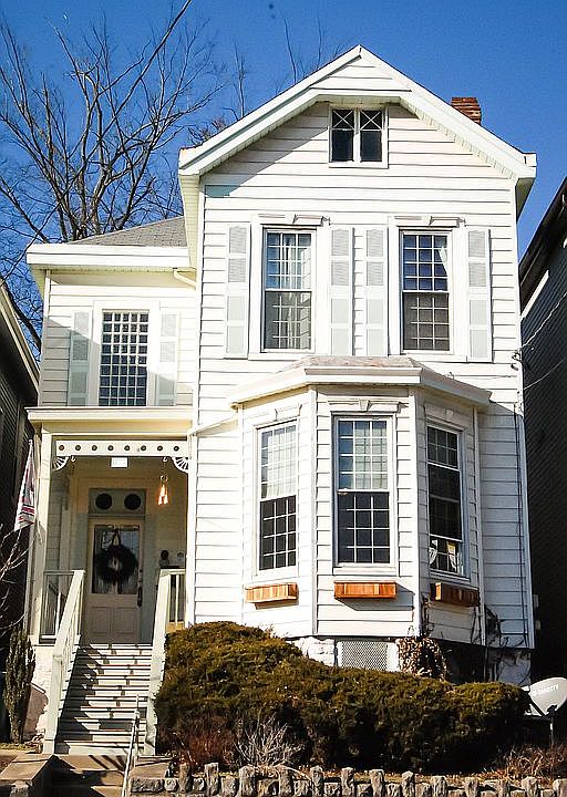 1st image of 415 Stanley Ave