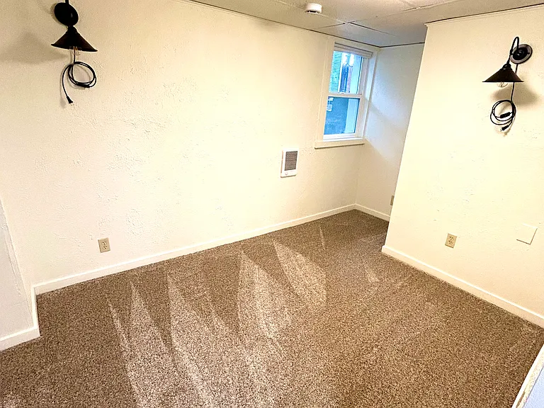 1024 W 13th Ave #4 — Photo 12