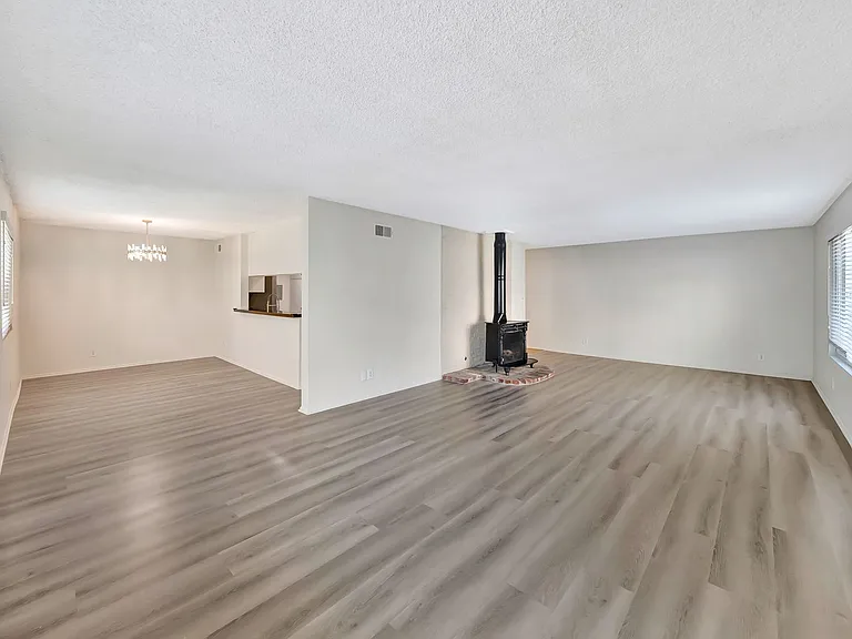 10634 Holman Ave #3-2 — Photo 13