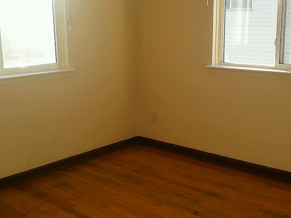 5th image of 2094 Grasmere Ave