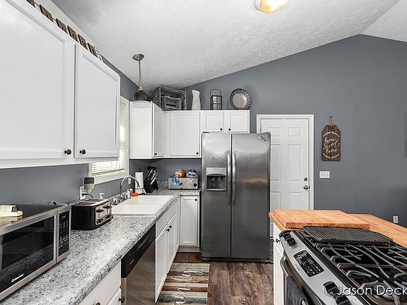 3rd image of 14681 Ivorystone Dr NE