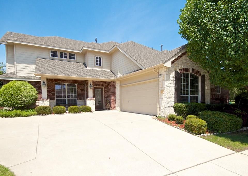 1st image of 4800 Desert Falls Dr