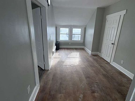 3rd image of 47 N 16th St Floor 3
