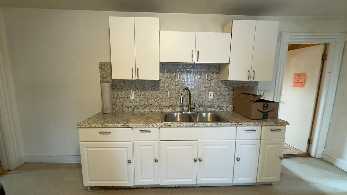 Building Photo - 107 Bloomfield St #3