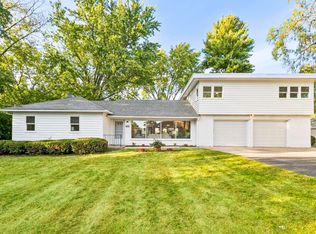 930 Jefferson Ave, Elgin, IL 60120