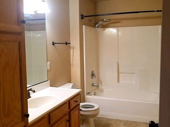 3rd image of 3804 W 93rd St APT 1
