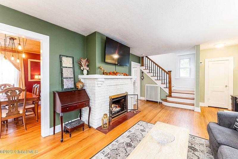 5th image of 1225 Regent Street