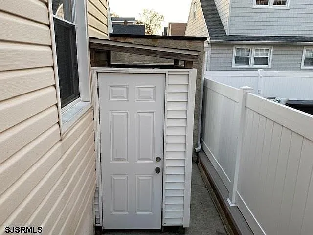 101 N Essex Ave — Photo 17