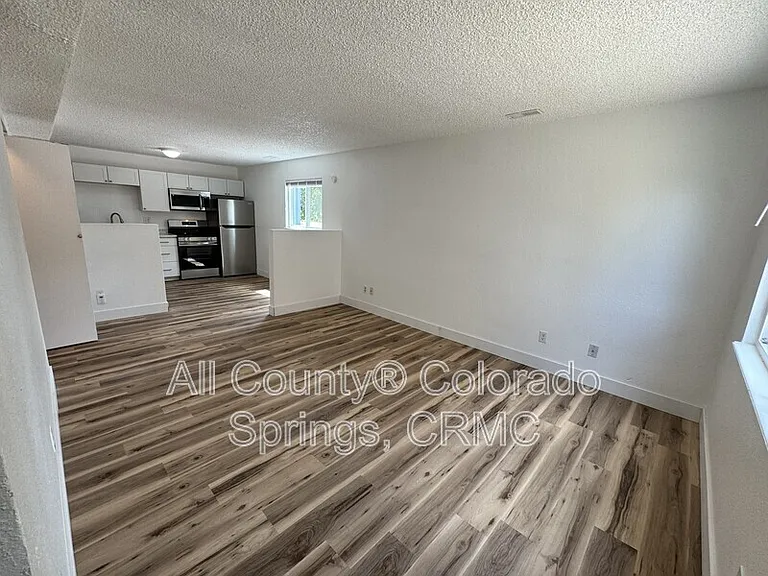 6676 Provincial Dr — Photo 3