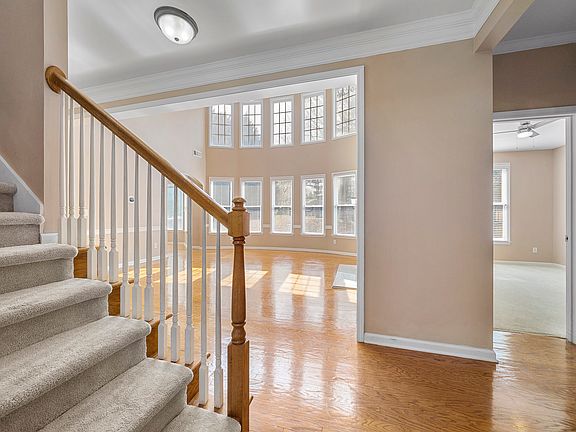 3rd image of 130 Candler Ct