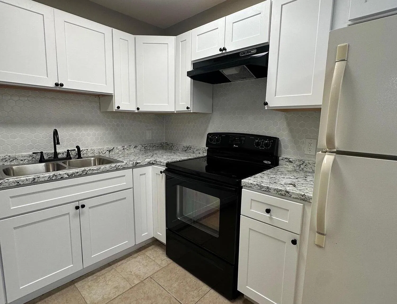2 bed, 1.0 bath, 550 sqft, $2,200 — Photo 4