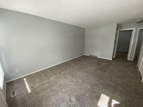 2nd image of 816 Hartford Ave
