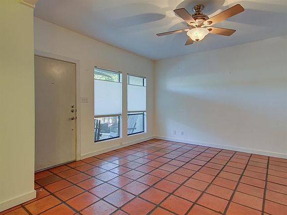 2nd image of 1509 W 39th 1/2 St #103