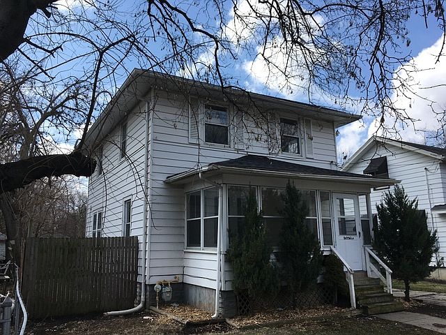 1st image of 410 W Illinois Ave