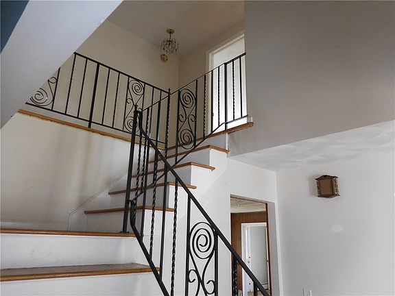 3rd image of 363 Avalon Dr