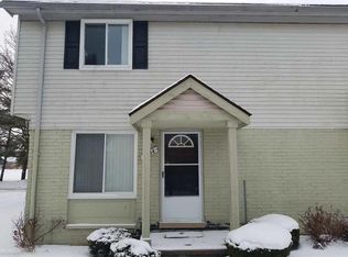 2144 Orchard Crest St, Shelby Township, MI 48317