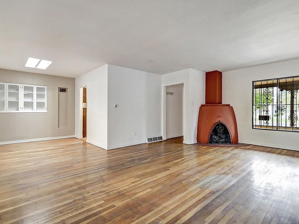 1st image of 721 Carlisle Blvd SE