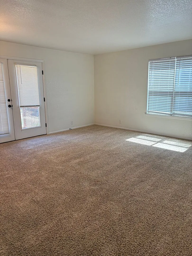 1 Bedroom/1 Bathroom Off Barnes and Oro Blanco $1300 — Photo 4