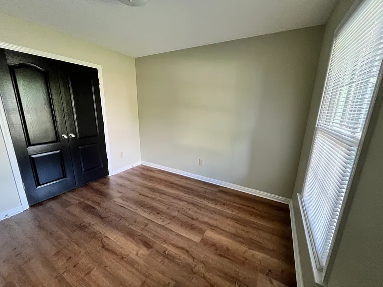 115 Sleepy Hollow Ln — Photo 18