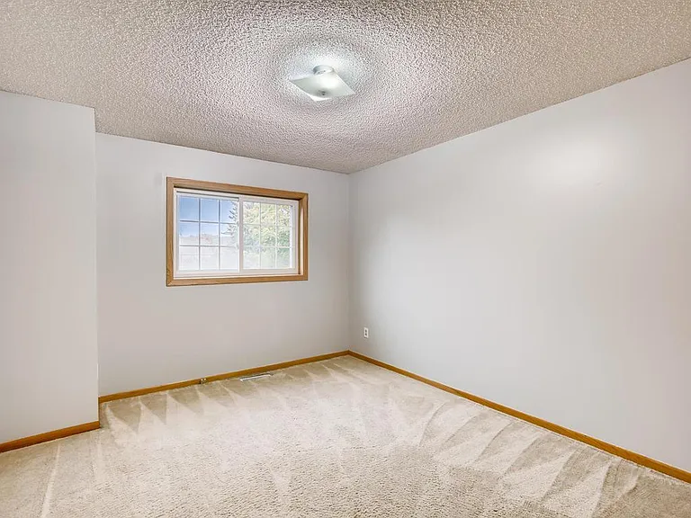 12758 Edgewater Path — Photo 13