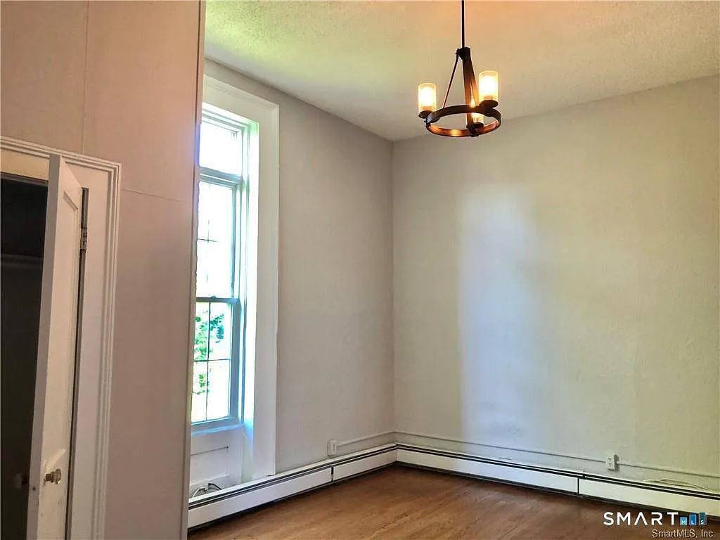 1 bed, 1.0 bath, 700 sqft, $1,995 — Photo 3