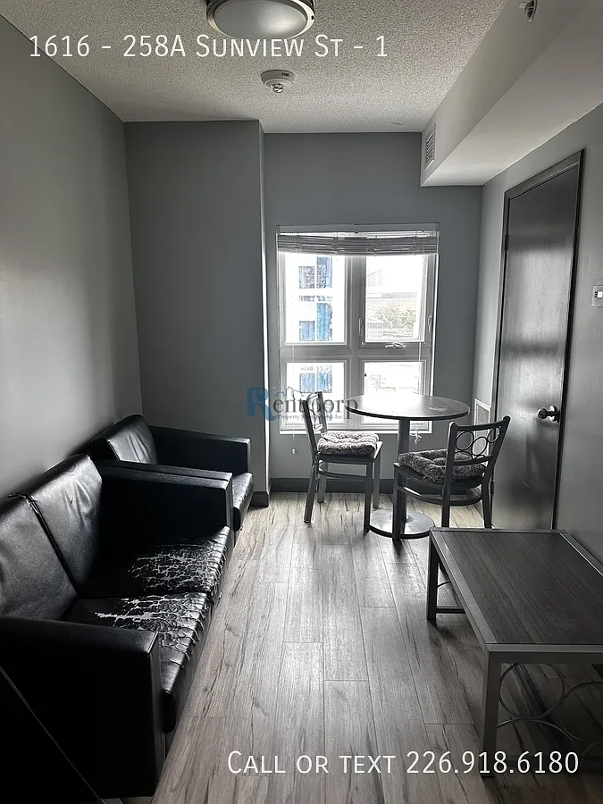 2 bed, 1.0 bath, 582 sqft, $1,900 — Photo 2