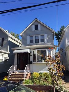 3623 201st St, Bayside, NY, 11361