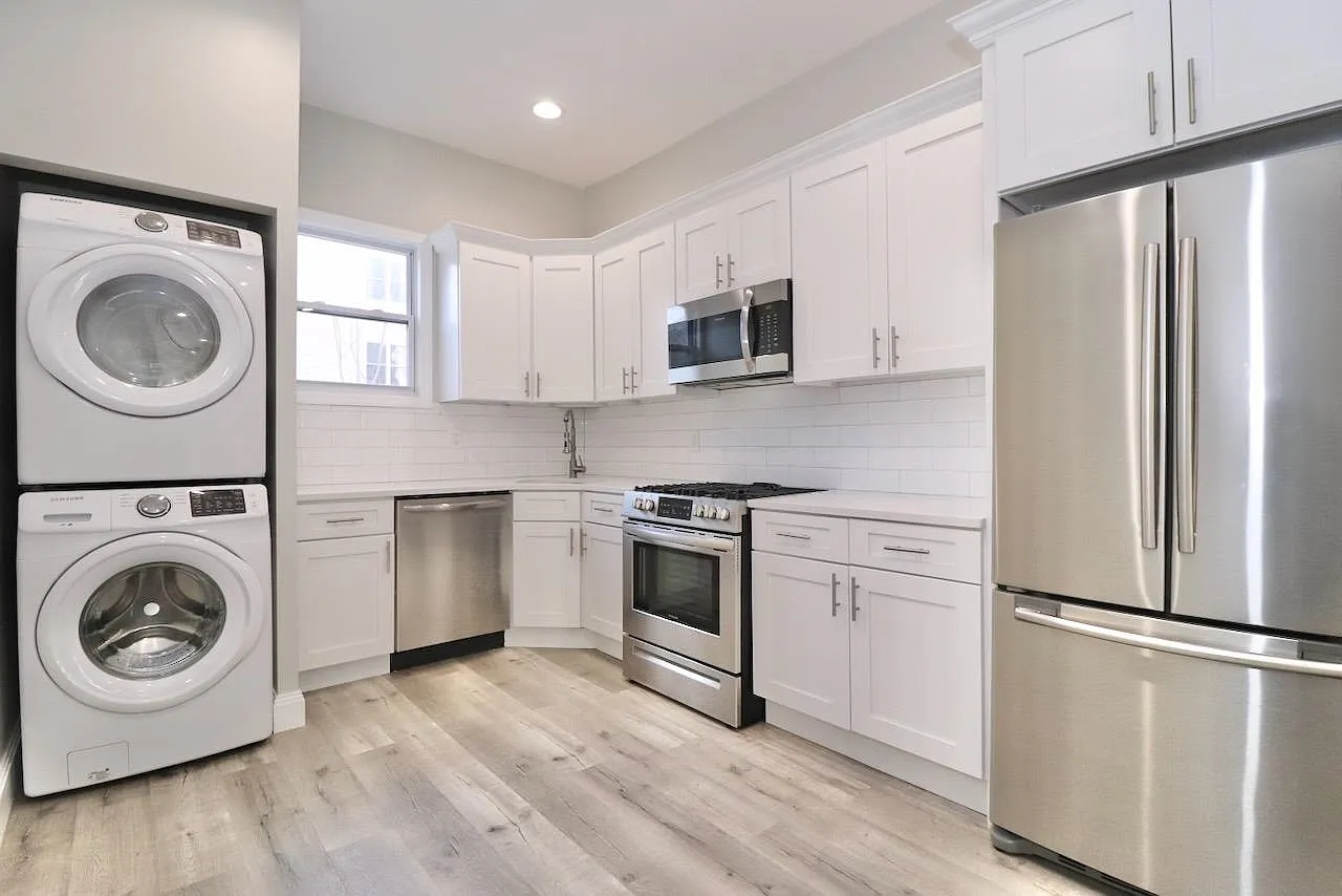 1 bed, 1.0 bath, 700 sqft, $2,500 — Photo 1