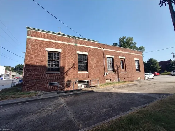 634 Monroe St, Eden, NC 27288