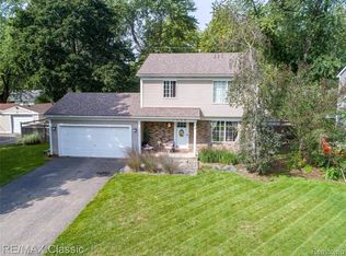 1558 Maddox St, West Bloomfield, MI