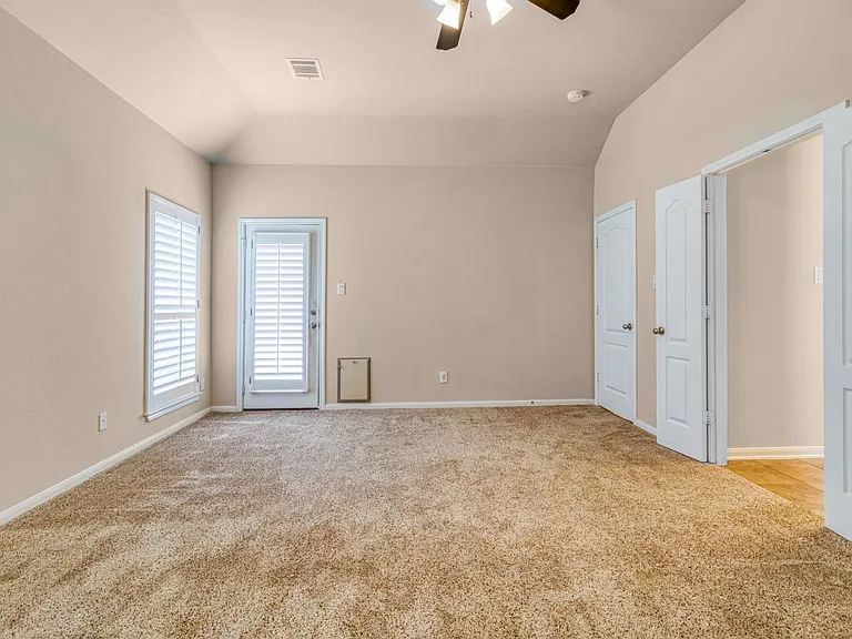 8707 Roswell Rdg — Photo 20