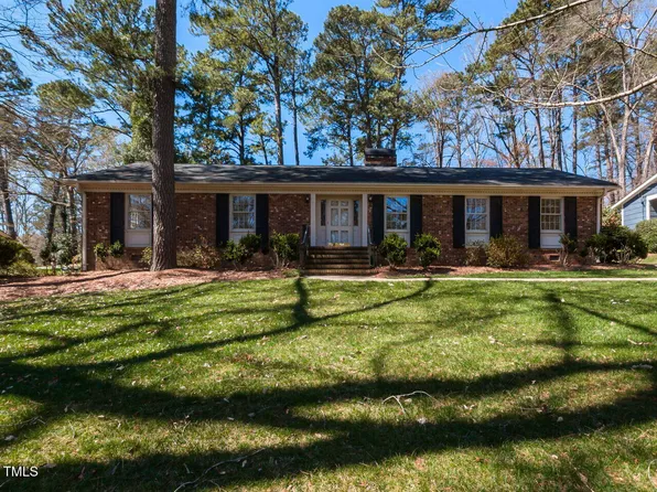 4701 Woodridge Dr, Raleigh, NC 27612