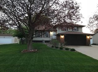 332 Sunny Lane St, Denver, IA 50622