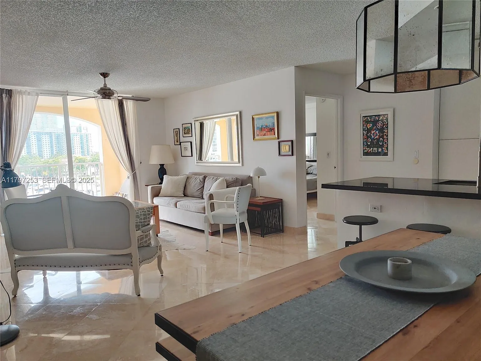 2 bed, 1180 sqft, $4,000 — Photo 3
