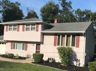 80 Lark St, Pearl River, NY 10965
