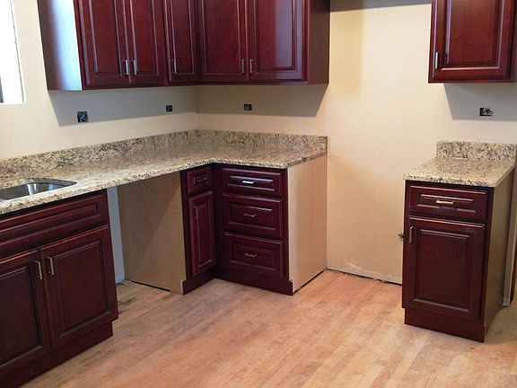 5th image of 2528 S 58th Ct