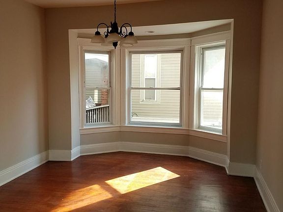 4th image of 642 N Central Ave #1