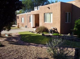 703 Charles Pl NW, Los Ranchos De Albuquerque, NM 87107